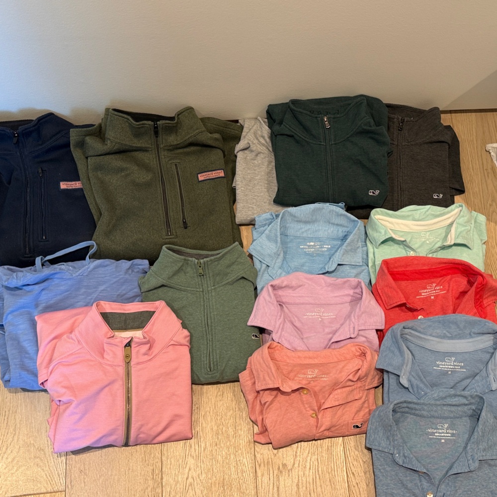 Lot of Vineyard Vines in Men’s Medium